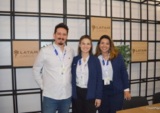 Gabriel Barahona, Viviana González y Karen Moraes, de Latam Cargo.